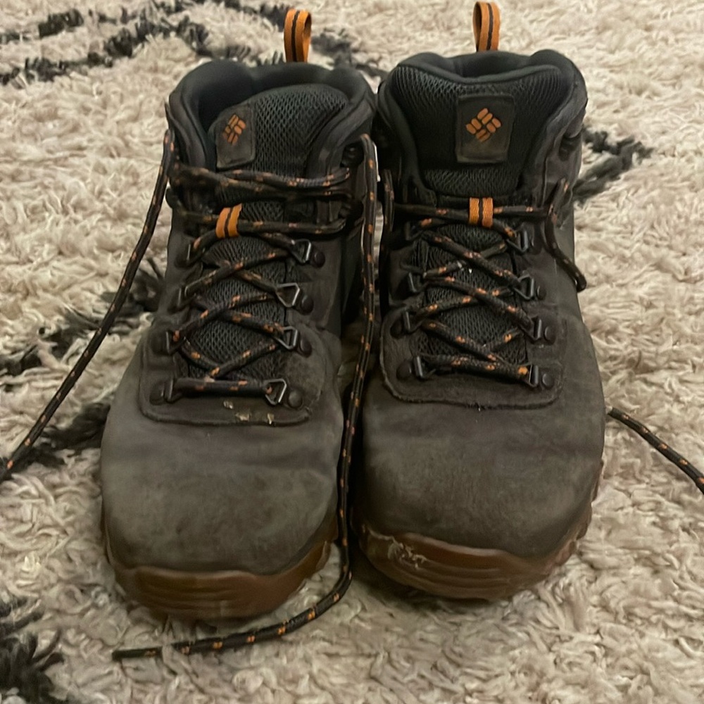 Columbia Newton Ridge Boots
